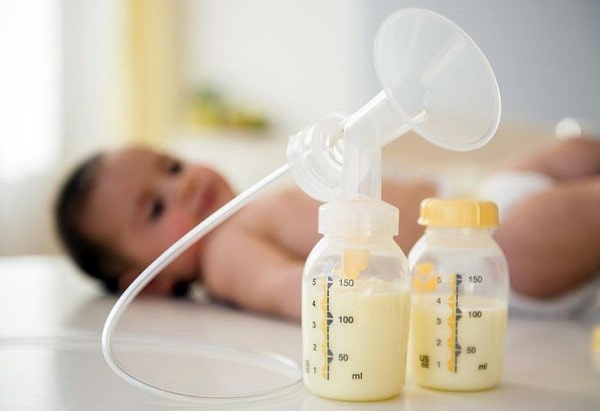 Cách pha sữa non Colostrum với sữa công thức chuẩn nhất